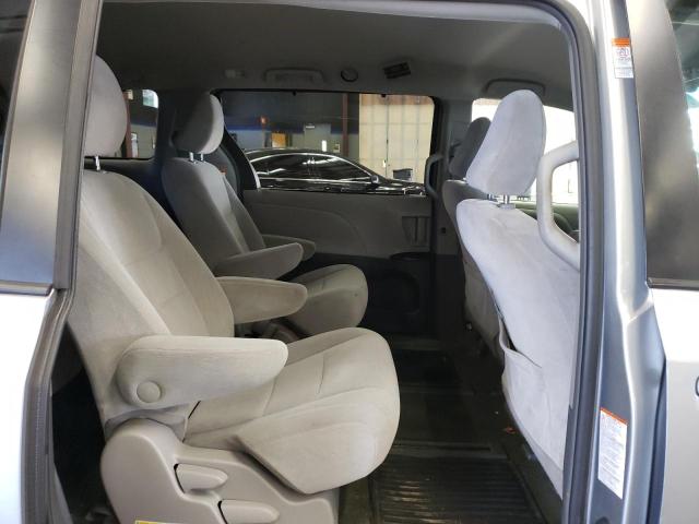 Photo 6 from auction – 2016 TOYOTA SIENNA LE with VIN 5TDJK3DC2GS130180