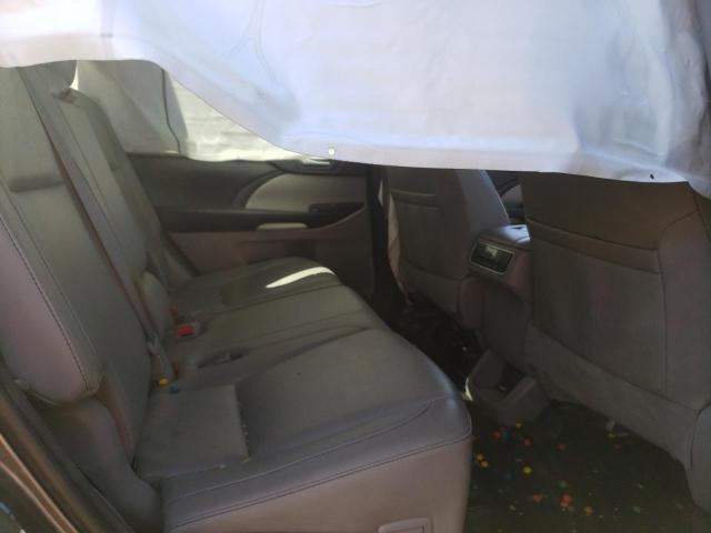 Photo 6 from auction – 2018 TOYOTA HIGHLANDER with VIN 5TDJZRFH7JS854820