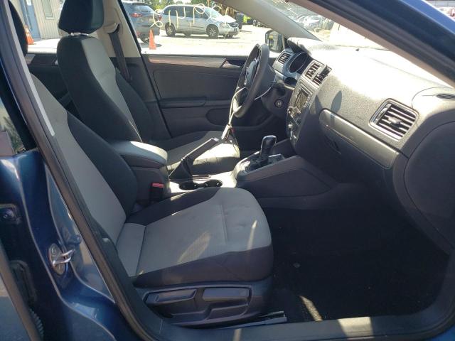 Photo 5 from auction – 2017 VOLKSWAGEN JETTA S with VIN 3VW2B7AJ9HM276265
