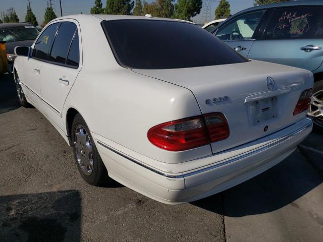 Photo 3 from auction – 2000 MERCEDES-BENZ E-320 with VIN WDBJF65JXYB065427