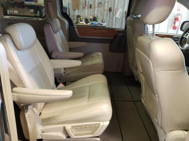 Photo 6 from auction – 2010 CHRYSLER TOWN & COU with VIN 2A4RR6DX5AR137170