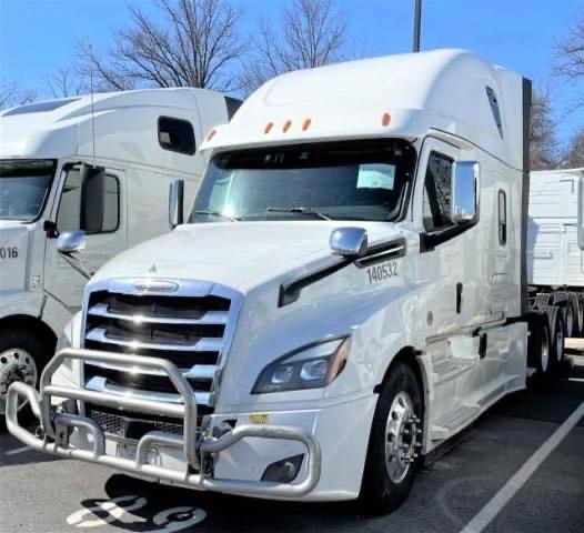 Photo 2 from auction – 2018 FREIGHTLINER CASCADIA 1 with VIN 3AKJHHFG1JSJV9610
