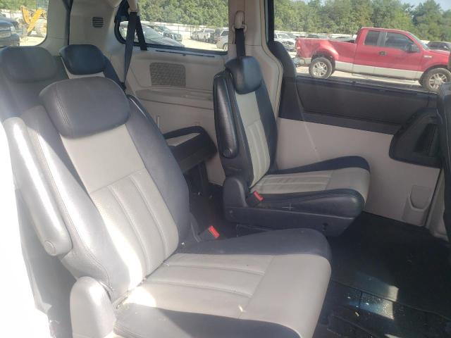 Photo 6 from auction – 2010 CHRYSLER TOWN & COU with VIN 2A4RR8D1XAR415536