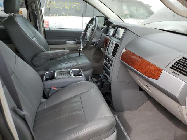 Photo 5 from auction – 2008 CHRYSLER TOWN & COU with VIN 2A8HR54P28R710430
