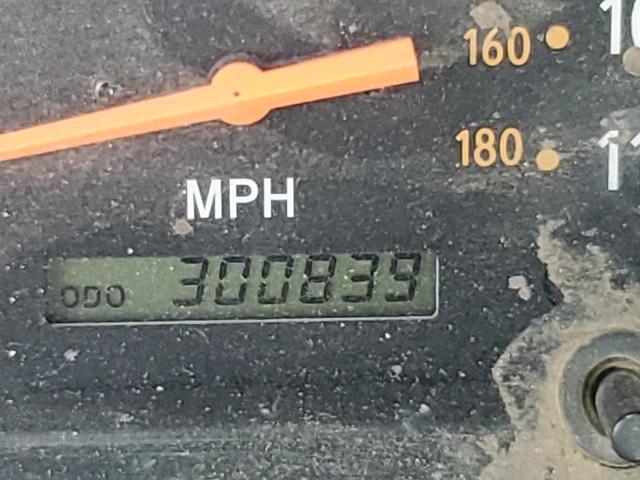 Photo 8 from auction – 2001 TOYOTA TUNDRA with VIN 5TBJN32111S130180