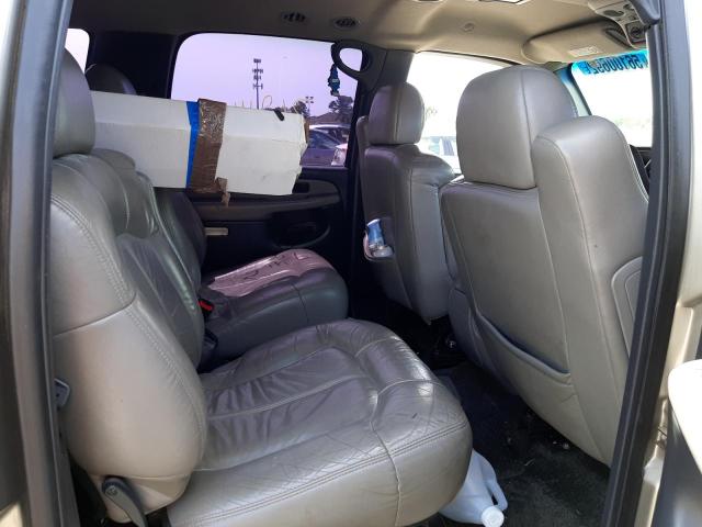 Photo 6 from auction – 2001 CHEVROLET SUBURBAN with VIN 3GNFK16TX1G117388