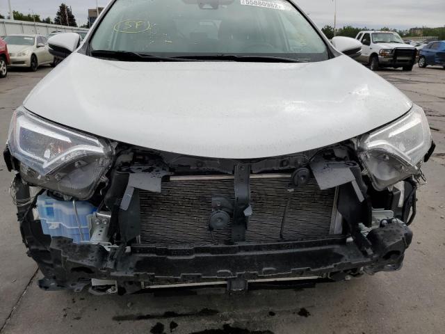 Photo 9 from auction – 2017 TOYOTA RAV4 LIMIT with VIN 2T3DFREV3HW632491