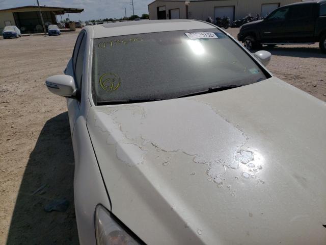 Photo 9 from auction – 2010 HYUNDAI GENESIS 3. with VIN KMHGC4DE2AU093600