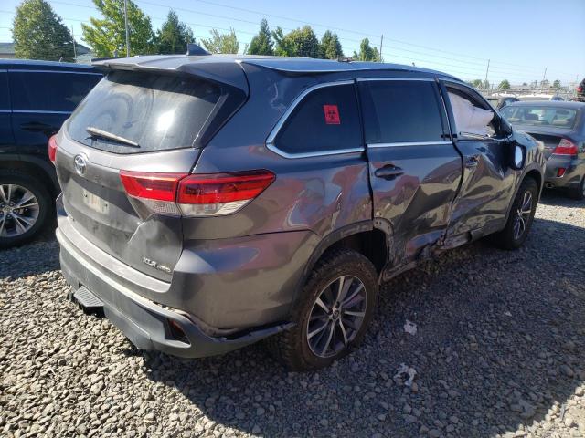 Photo 4 from auction – 2018 TOYOTA HIGHLANDER with VIN 5TDJZRFH7JS854820