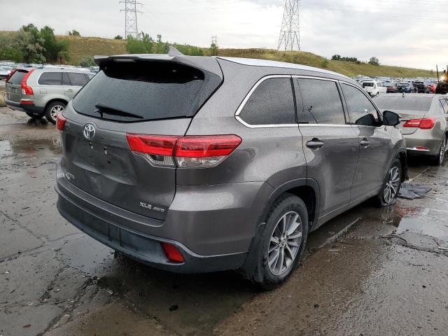 Photo 4 from auction – 2018 TOYOTA HIGHLANDER with VIN 5TDJZRFH0JS912105
