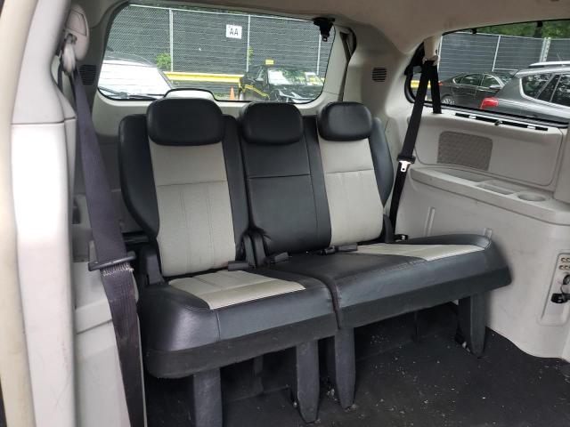 Photo 6 from auction – 2010 CHRYSLER TOWN & COU with VIN 2A4RR8D13AR415510