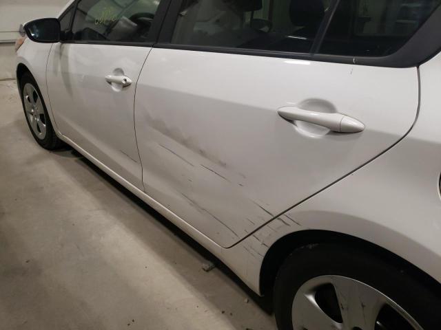 Photo 9 from auction – 2016 KIA FORTE LX with VIN KNAFK5A82G5647399