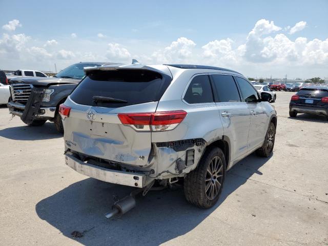 Photo 4 from auction – 2017 TOYOTA HIGHLANDER with VIN 5TDKZRFH2HS190070