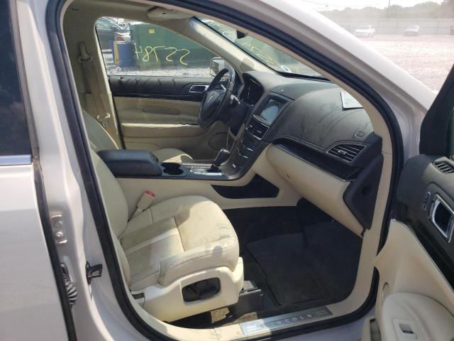 Photo 5 from auction – 2019 LINCOLN MKT with VIN 2LMHJ5AT8KBL00487