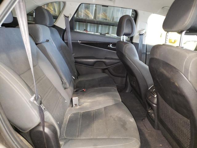 Photo 6 from auction – 2016 KIA SORENTO LX with VIN 5XYPG4A34GG038541