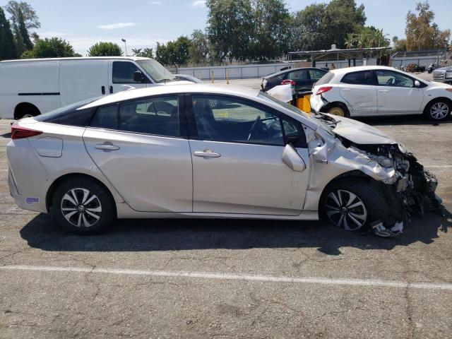 Photo 9 from auction – 2017 TOYOTA PRIUS PRIM with VIN JTDKARFP2H3020016