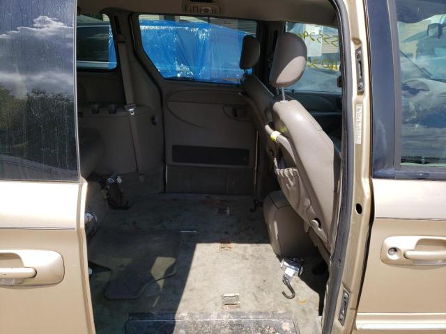 Photo 6 from auction – 2001 CHRYSLER TOWN & COU with VIN 2C8GP54L71R190378
