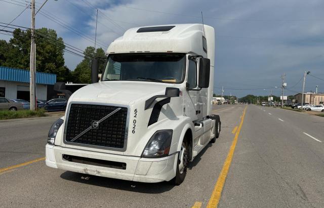 Photo 2 from auction – 2016 VOLVO VN VNL with VIN 4V4NC9EH7GN936375