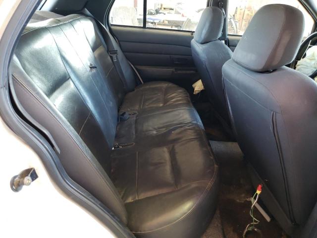 Photo 6 from auction – 2004 FORD CROWN VICT with VIN 2FAHP71W24X136704