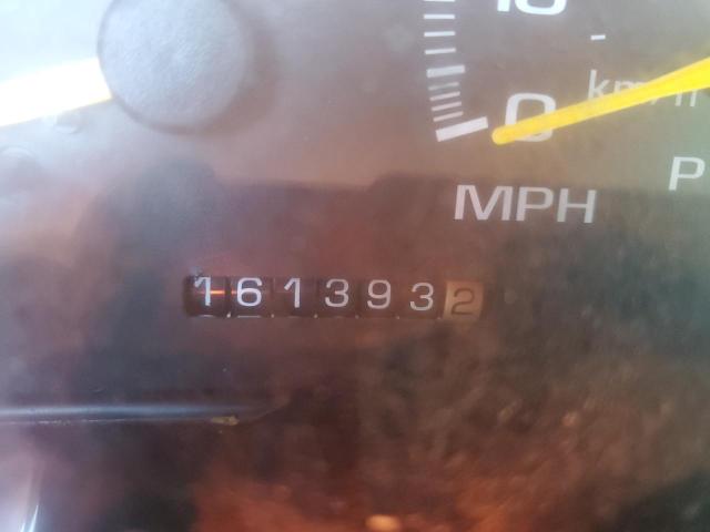 Photo 8 from auction – 1996 CHEVROLET SUBURBAN K with VIN 1GNFK16RXTJ331982
