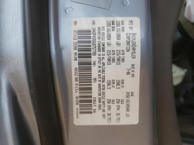 Photo 10 from auction – 2006 CHRYSLER TOWN & COU with VIN 1A4GP45R66B757789