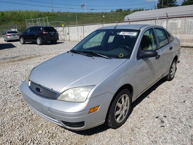 Photo 2 from auction – 2005 FORD FOCUS ZX4 with VIN 1FAFP34N75W233669
