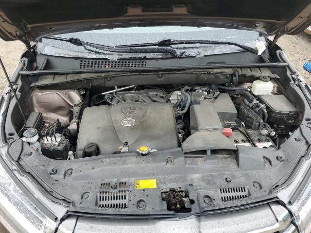 Photo 7 from auction – 2017 TOYOTA HIGHLANDER with VIN 5TDDZRFH8HS461173