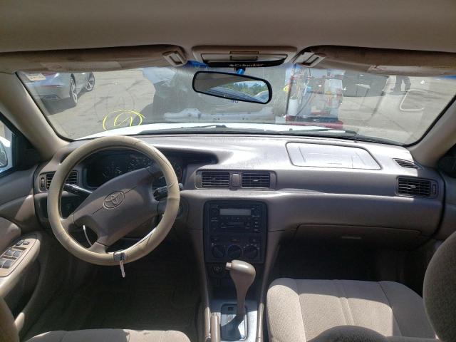 Photo 9 from auction – 2000 TOYOTA CAMRY CE with VIN 4T1BG22K5YU986446