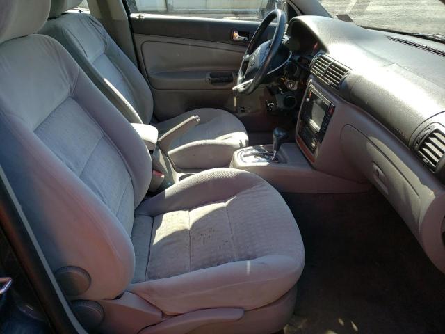 Photo 5 from auction – 2001 VOLKSWAGEN PASSAT with VIN WVWRH63B91P141562