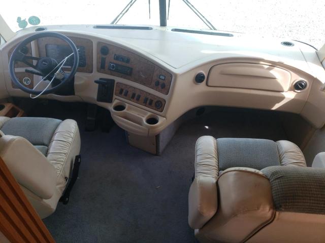 Photo 5 from auction – 2000 FREIGHTLINER CHASSIS X with VIN 4UZ6XFBC2YCG23208