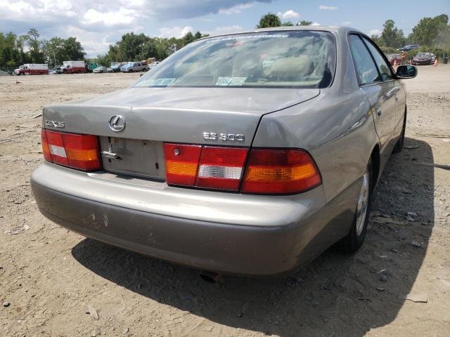 Photo 4 from auction – 1997 LEXUS ES 300 with VIN JT8BF22G5V0044269