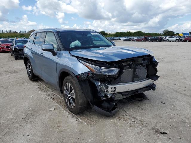 TOYOTA HIGHLANDER 2022 with VIN 5TDGZRAH4NS092862 - Photo from auction