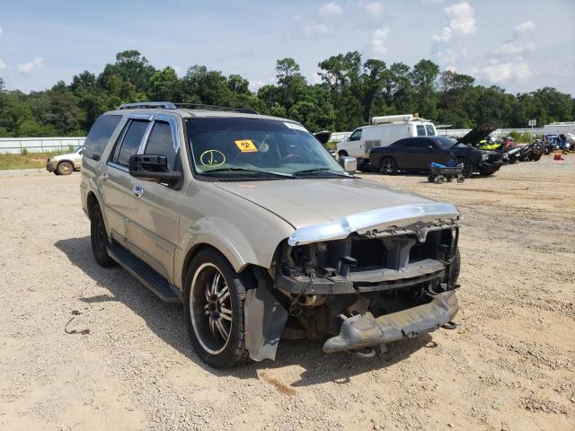 LINCOLN NAVIGATOR 2004 with VIN 5LMFU27RX4LJ24269 - Photo from auction