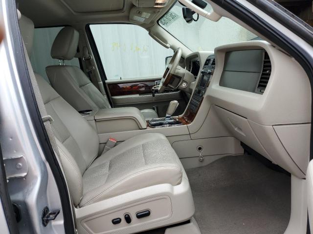 Photo 5 from auction – 2011 LINCOLN NAVIGATOR with VIN 5LMJJ2J51BEJ09380
