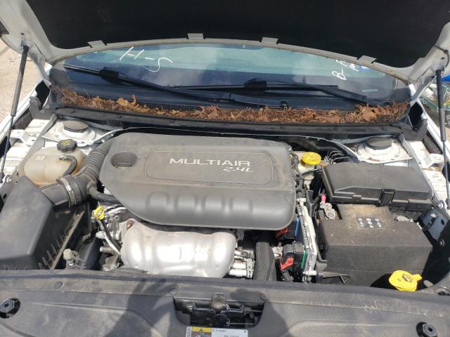 Photo 7 from auction – 2015 CHRYSLER 200 LIMITE with VIN 1C3CCCAB6FN688933