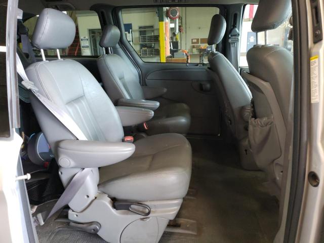 Photo 6 from auction – 2004 CHRYSLER TOWN & COU with VIN 2C4GP54L14R618581