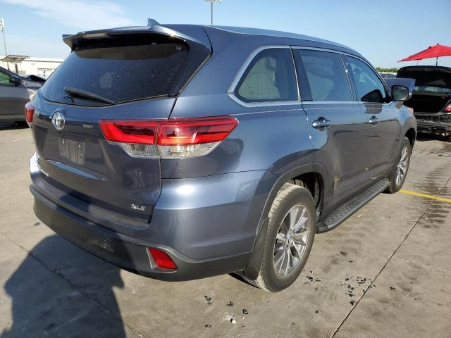 Photo 4 from auction – 2019 TOYOTA HIGHLANDER with VIN 5TDKZRFH3KS352473