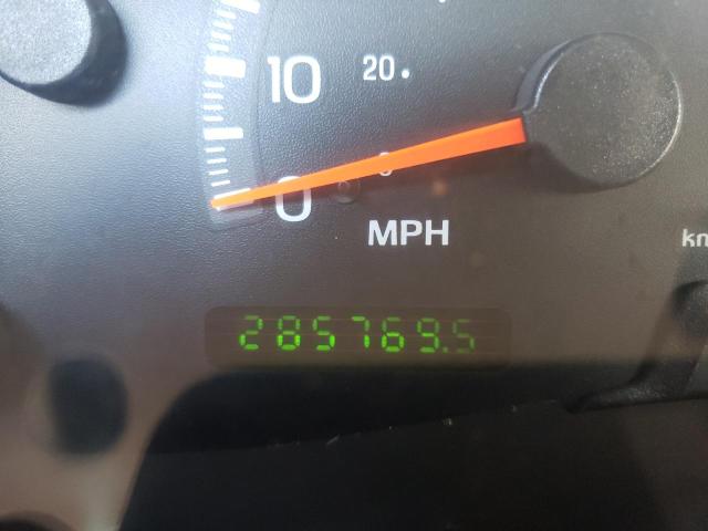 Photo 8 from auction – 2000 FORD F150 with VIN 1FTRX08L3YKA58198