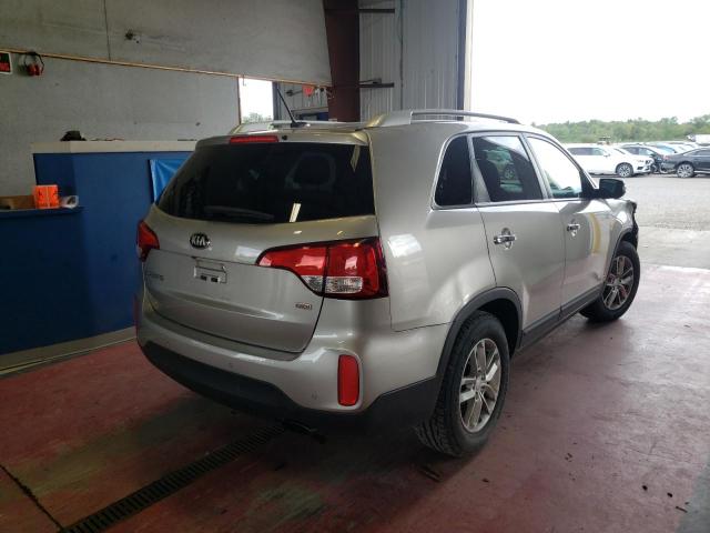 Photo 4 from auction – 2015 KIA SORENTO LX with VIN 5XYKTCA69FG571980