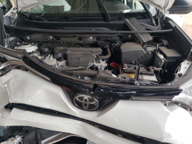 Photo 7 from auction – 2018 TOYOTA RAV4 LE with VIN JTMZFREV0JJ190912