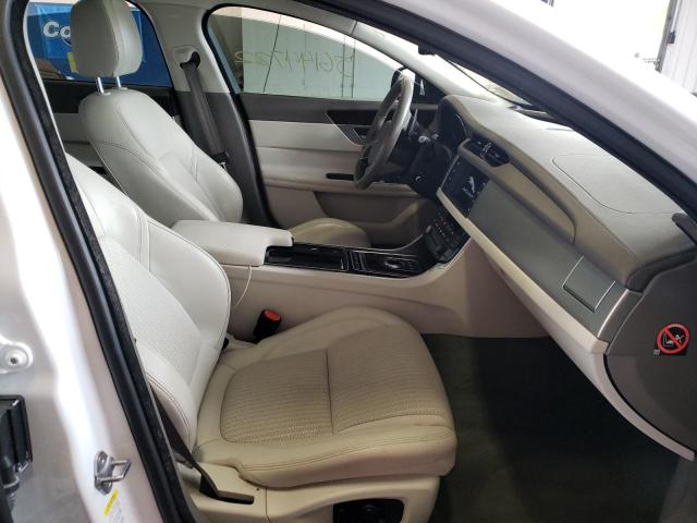 Photo 5 from auction – 2018 JAGUAR XF PRESTIG with VIN SAJBK4EV2JCY57064