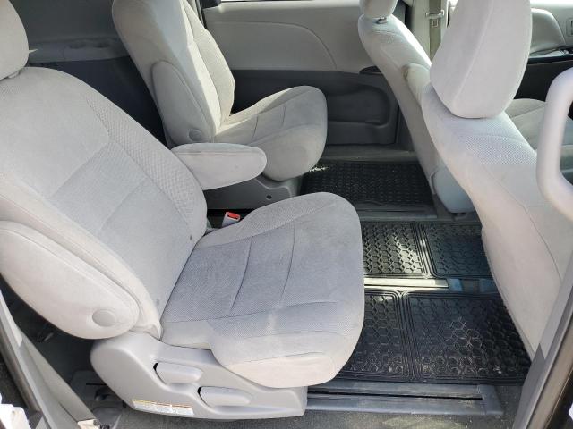 Photo 6 from auction – 2017 TOYOTA SIENNA with VIN 5TDZZ3DC1HS829798