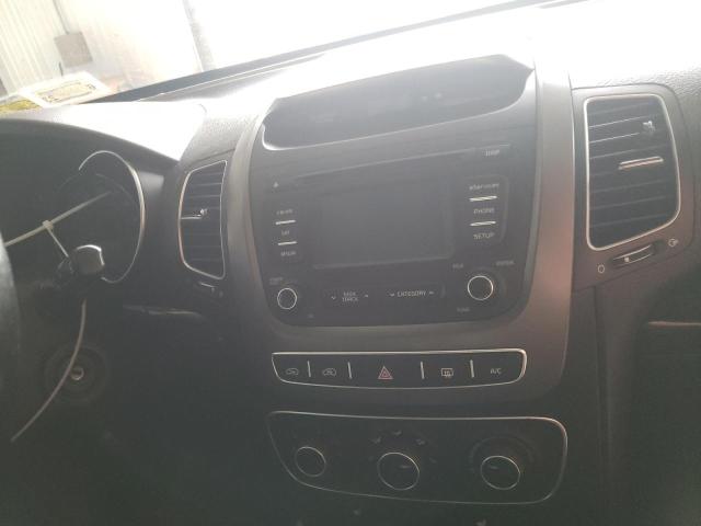 Photo 9 from auction – 2015 KIA SORENTO LX with VIN 5XYKTCA69FG571980