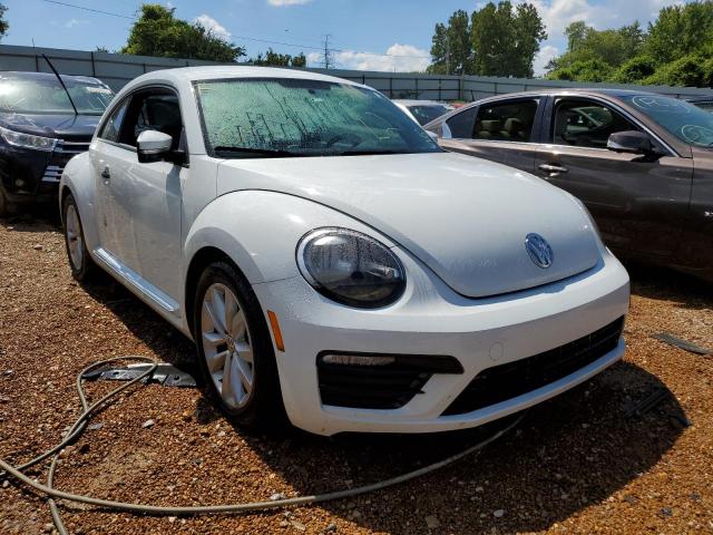 VOLKSWAGEN BEETLE 1.8 2017 with VIN 3VWF17AT5HM631227 - Photo from auction