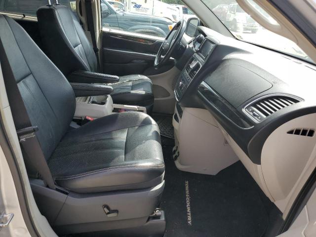 Photo 5 from auction – 2011 CHRYSLER TOWN & COU with VIN 2A4RR8DG3BR665903