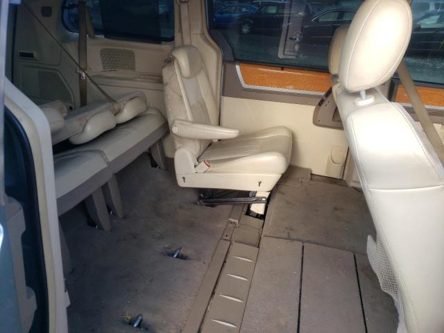 Photo 6 from auction – 2009 CHRYSLER TOWN & COU with VIN 2A8HR64X79R651205