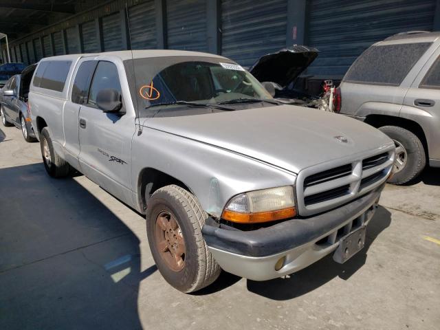 DODGE DAKOTA 2001 with VIN 1B7GL22X71S141875 - Photo from auction
