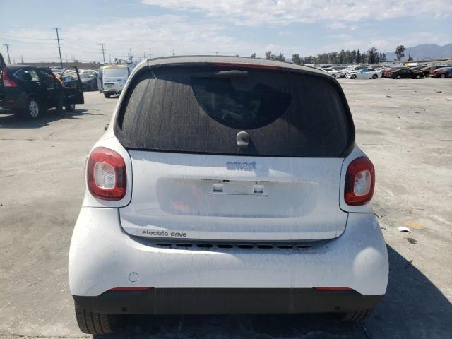 Photo 6 from auction – 2018 SMART FORTWO with VIN WMEFJ9BA0JK280060