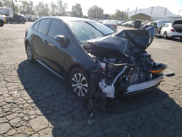 TOYOTA COROLLA LE 2022 with VIN JTDEAMDE5NJ047722 - Photo from auction