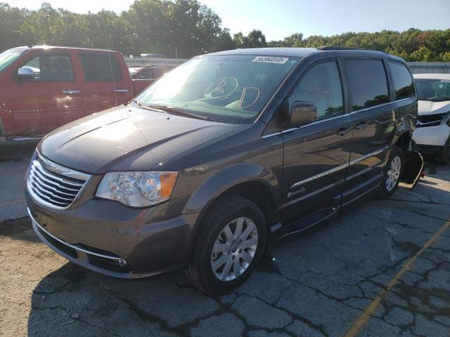 Photo 2 from auction – 2015 CHRYSLER TOWN & COU with VIN 2C4RC1BG0FR571632